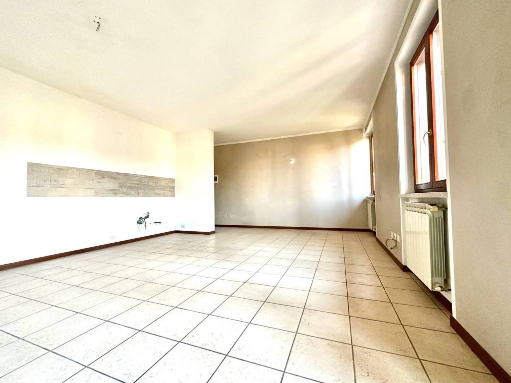 Appartamento in vendita a Castiglione delle Stiviere, 3 locali, prezzo € 145.000 | PortaleAgenzieImmobiliari.it