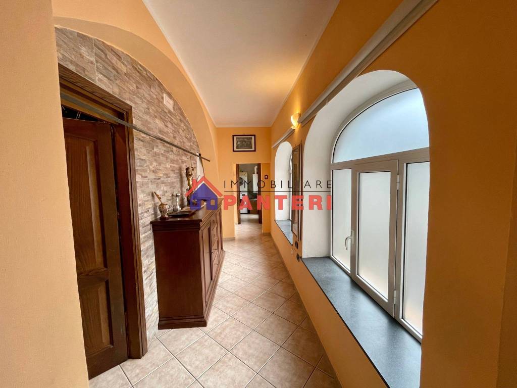 Appartamento in vendita a Pescia, 4 locali, prezzo € 97.000 | PortaleAgenzieImmobiliari.it