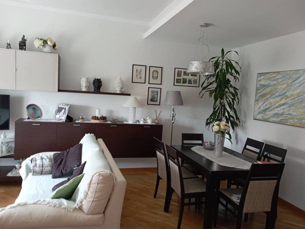 Appartamento in vendita a Genzano di Roma, 3 locali, prezzo € 205.000 | CambioCasa.it