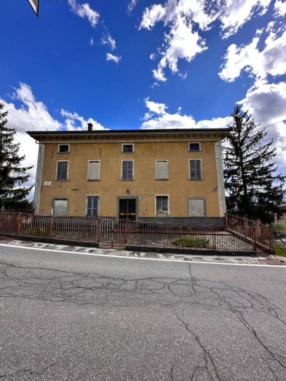 Villa in vendita a Bardi, 8 locali, prezzo € 130.000 | PortaleAgenzieImmobiliari.it