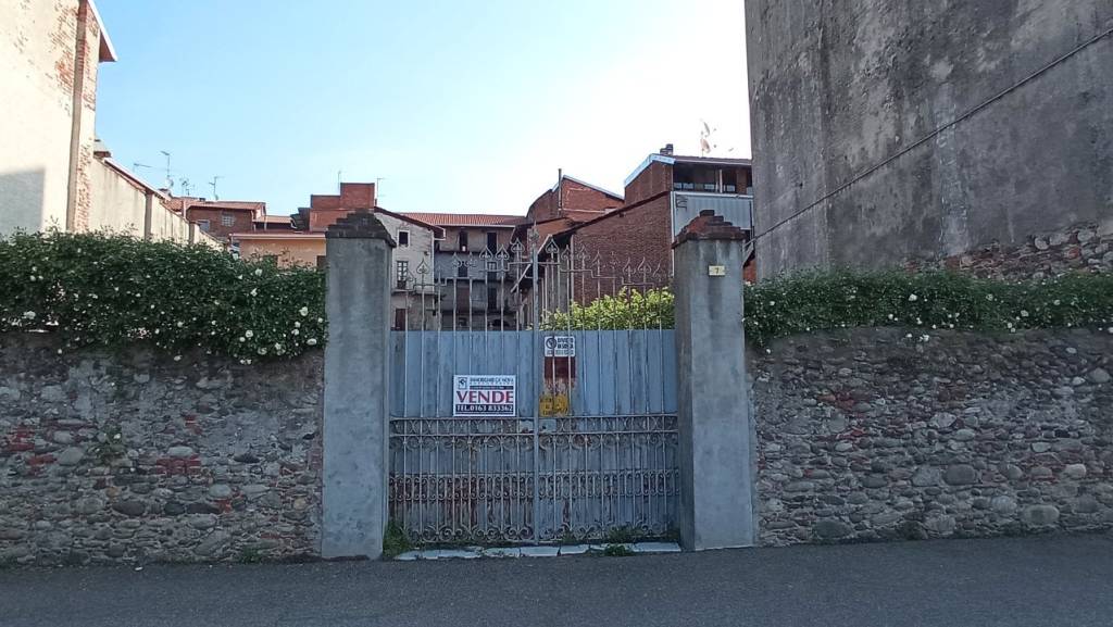 Rustico / Casale in vendita a Romagnano Sesia, 31 locali, prezzo € 100.000 | PortaleAgenzieImmobiliari.it