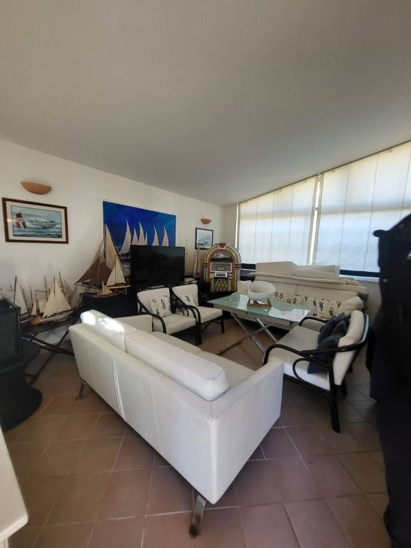 Villa in vendita a San Felice Circeo, 6 locali, prezzo € 450.000 | PortaleAgenzieImmobiliari.it