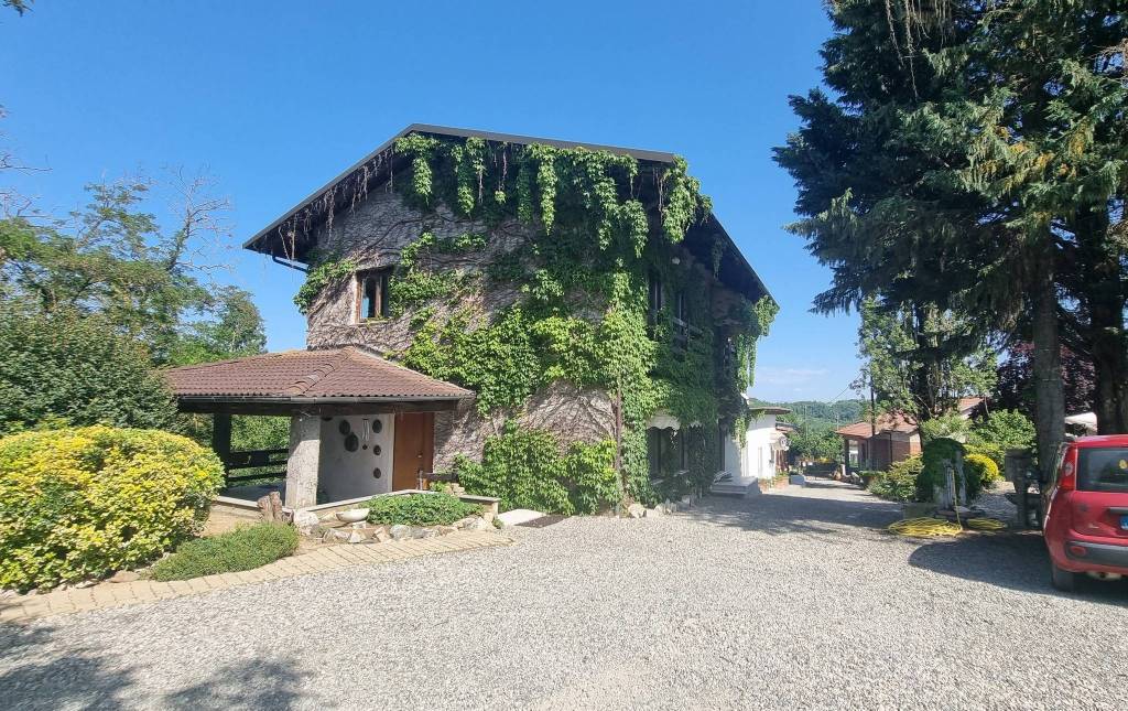 Rustico / Casale in vendita a Cortiglione, 13 locali, prezzo € 650.000 | PortaleAgenzieImmobiliari.it