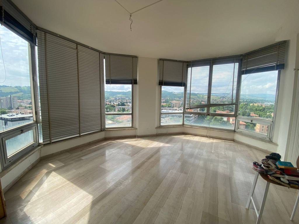 Appartamento in vendita a Sassuolo, 7 locali, prezzo € 340.000 | PortaleAgenzieImmobiliari.it