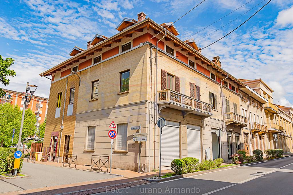 Negozio / Locale in affitto a Cossato, 2 locali, prezzo € 350 | PortaleAgenzieImmobiliari.it