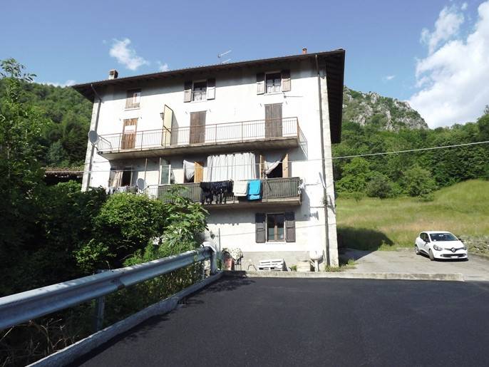 Appartamento in vendita a Zogno, 3 locali, prezzo € 24.900 | PortaleAgenzieImmobiliari.it