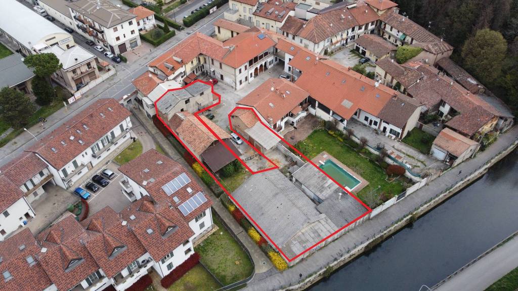 Rustico / Casale in vendita a Bellinzago Lombardo, 9 locali, prezzo € 350.000 | PortaleAgenzieImmobiliari.it