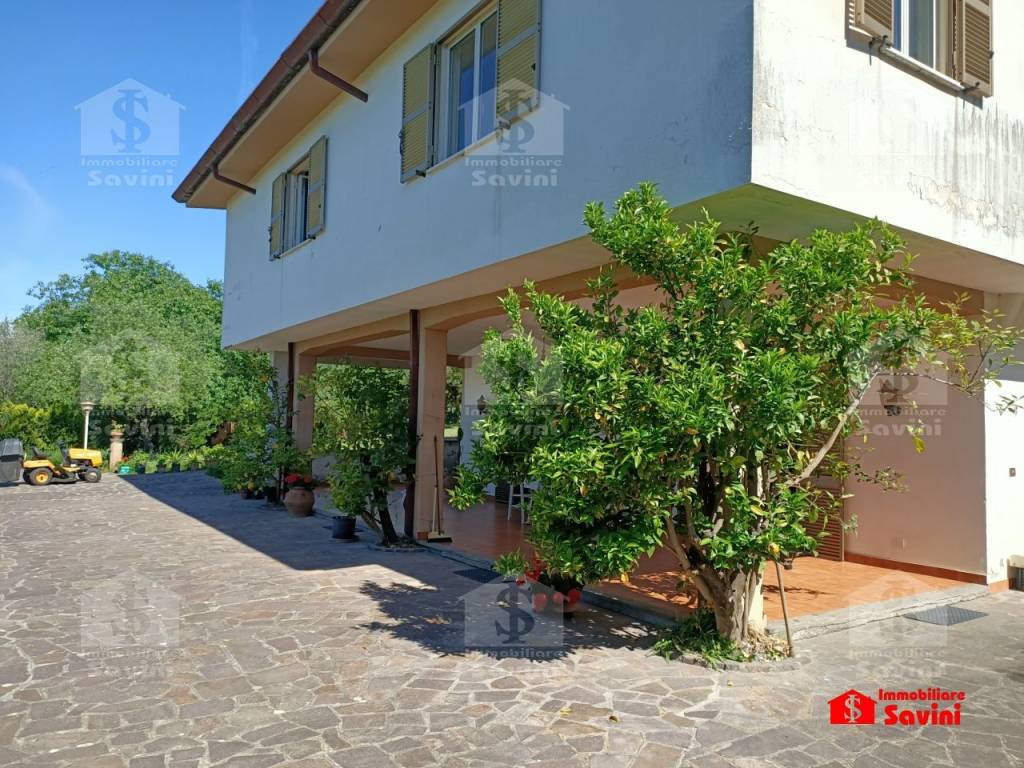 Villa in vendita a Genzano di Roma, 8 locali, prezzo € 398.000 | CambioCasa.it