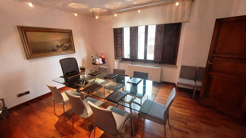 Appartamento in vendita a Spoleto, 4 locali, prezzo € 300.000 | PortaleAgenzieImmobiliari.it