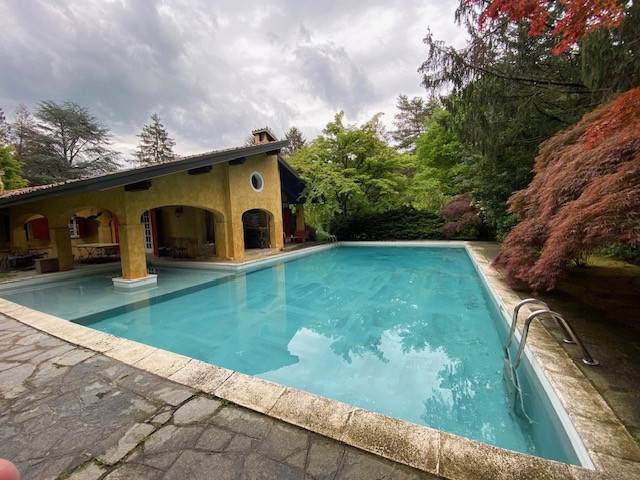 Villa in affitto a Appiano Gentile, 8 locali, prezzo € 6.000 | PortaleAgenzieImmobiliari.it