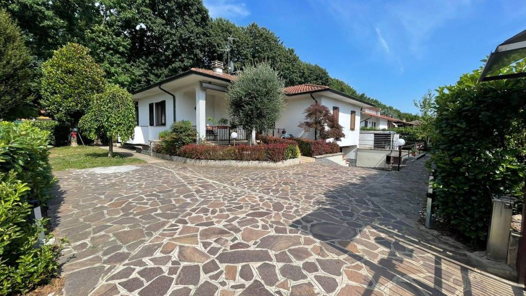 Villa in vendita a Basiano, 5 locali, prezzo € 395.000 | PortaleAgenzieImmobiliari.it