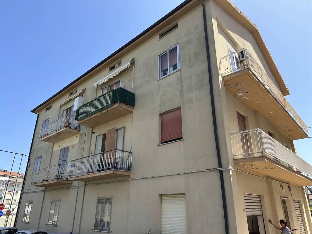 Appartamento in vendita a Vasto, 5 locali, prezzo € 75.000 | PortaleAgenzieImmobiliari.it