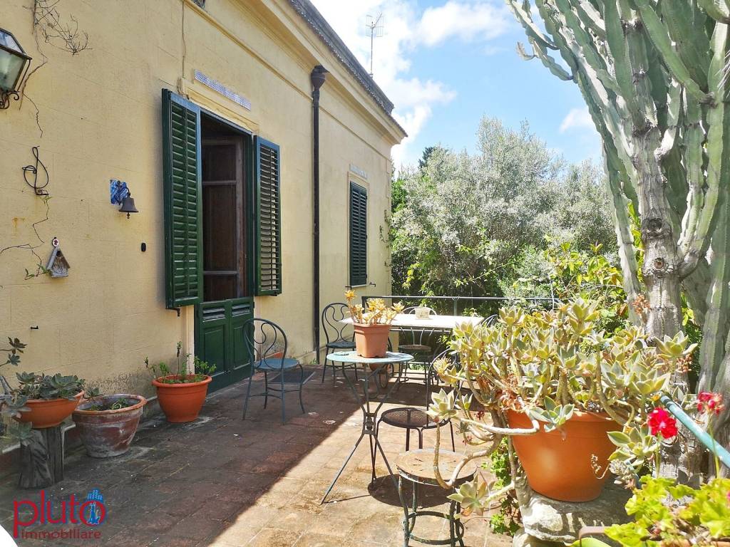 Villa in vendita a Acquedolci, 9 locali, prezzo € 650.000 | CambioCasa.it