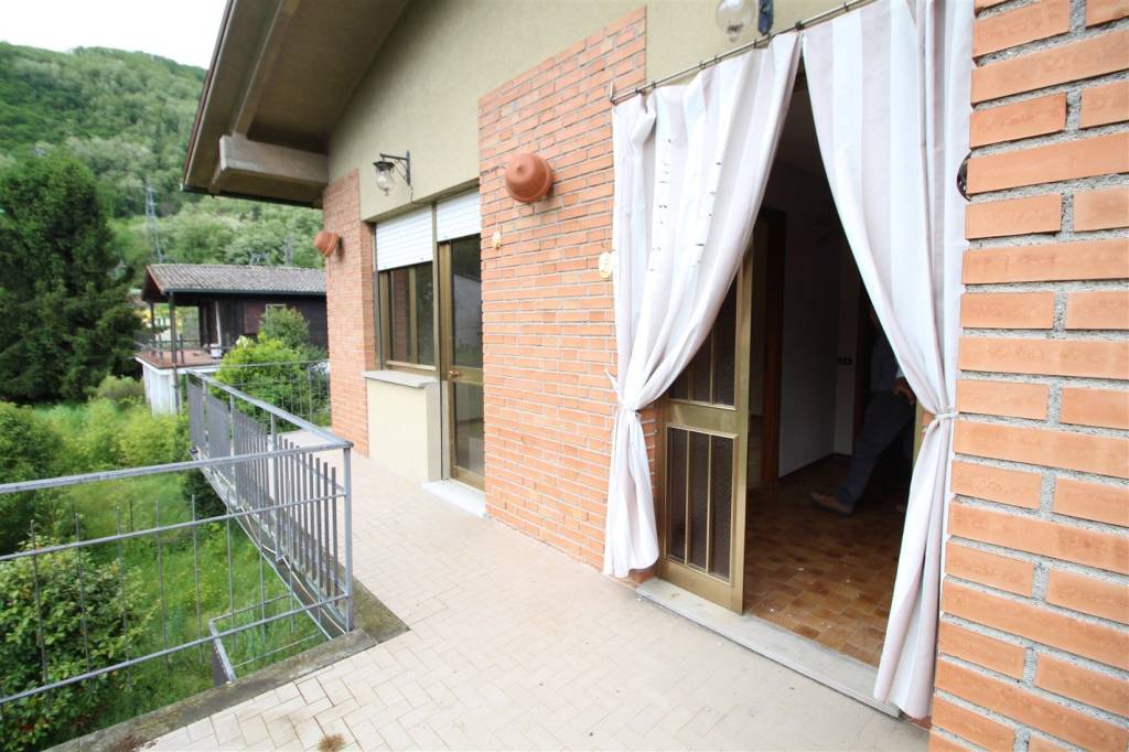 Appartamento in vendita a Borgo a Mozzano, 5 locali, prezzo € 115.000 | PortaleAgenzieImmobiliari.it