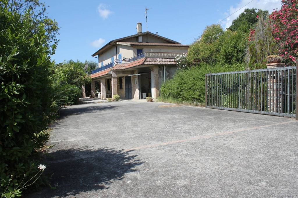 Rustico / Casale in vendita a Spigno Saturnia, 5 locali, prezzo € 250.000 | PortaleAgenzieImmobiliari.it