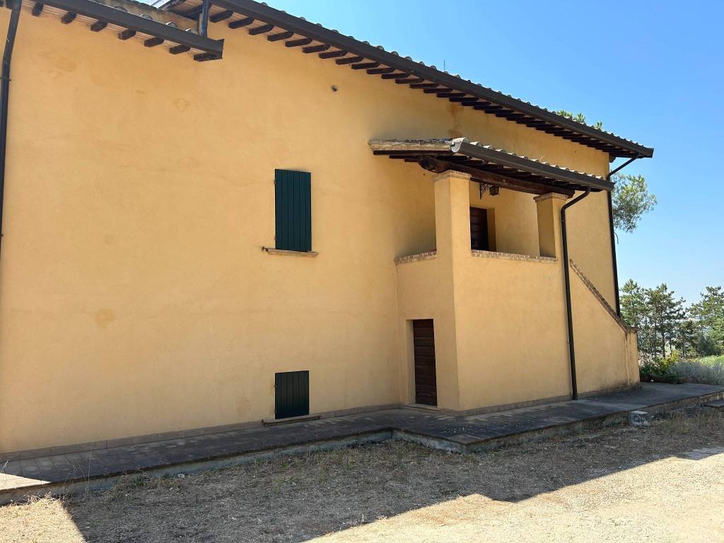 Villa in vendita a Deruta, 5 locali, prezzo € 340.000 | PortaleAgenzieImmobiliari.it