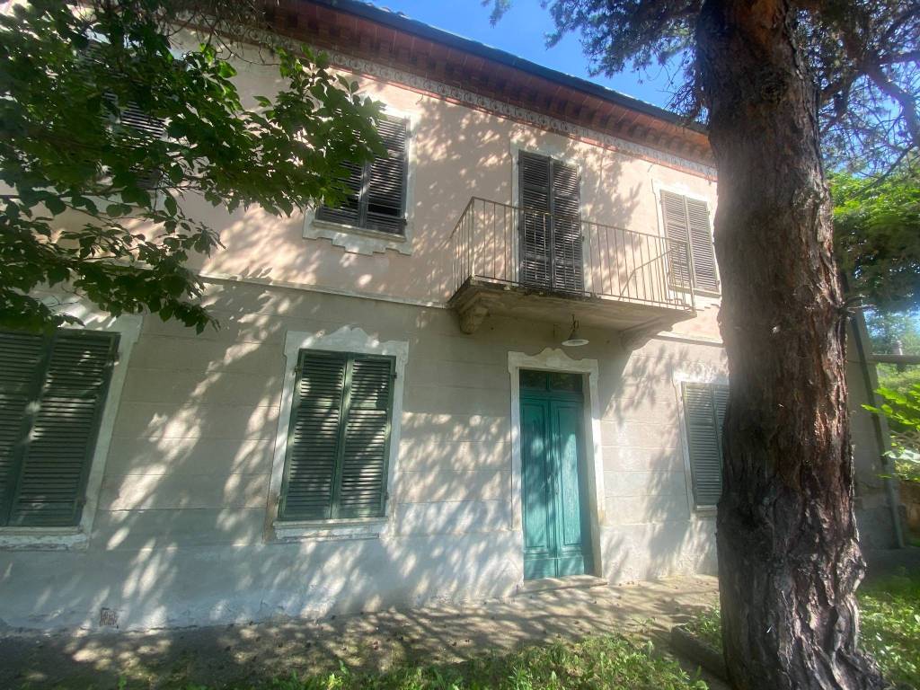 Villa in vendita a Cerreto d'Asti, 4 locali, prezzo € 65.000 | CambioCasa.it