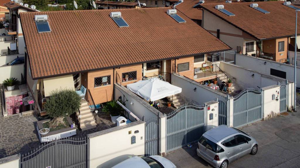 Villa a Schiera in vendita a Roma, 4 locali, prezzo € 165.000 | PortaleAgenzieImmobiliari.it