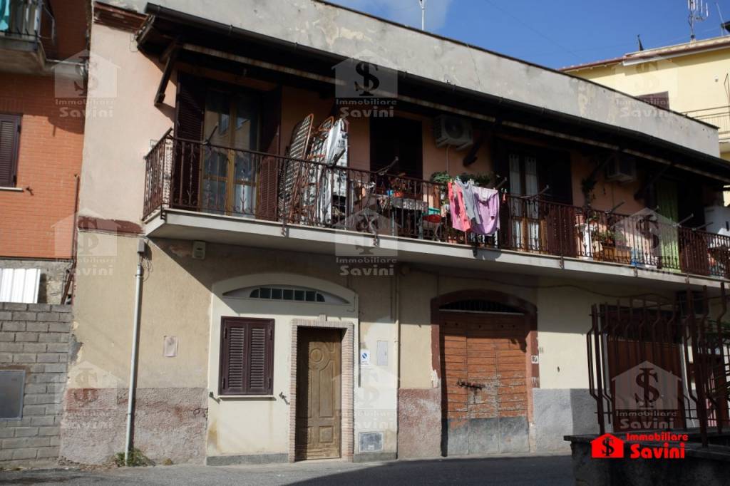 Appartamento in vendita a Genzano di Roma, 3 locali, prezzo € 115.000 | CambioCasa.it