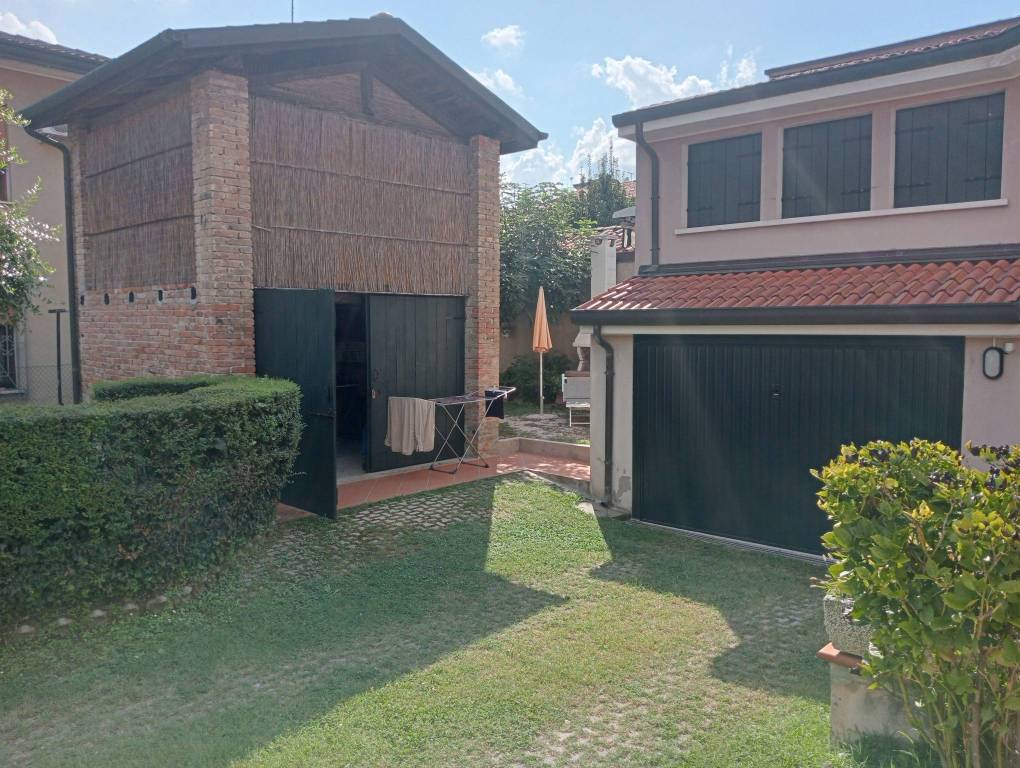 Villa in vendita a Cadoneghe, 6 locali, prezzo € 305.000 | PortaleAgenzieImmobiliari.it
