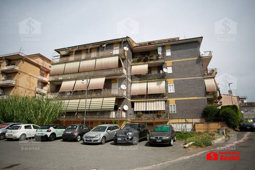 Appartamento in vendita a Genzano di Roma, 4 locali, prezzo € 200.000 | PortaleAgenzieImmobiliari.it