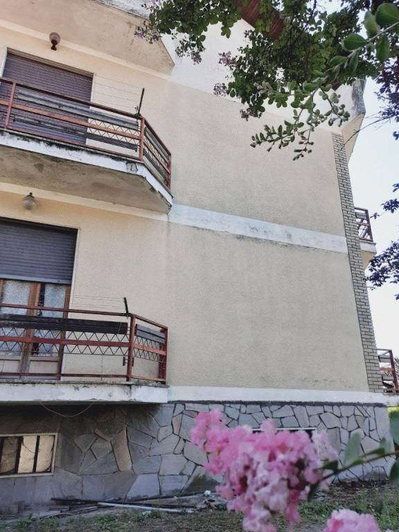 Villa in vendita a Foglizzo, 10 locali, prezzo € 125.000 | PortaleAgenzieImmobiliari.it