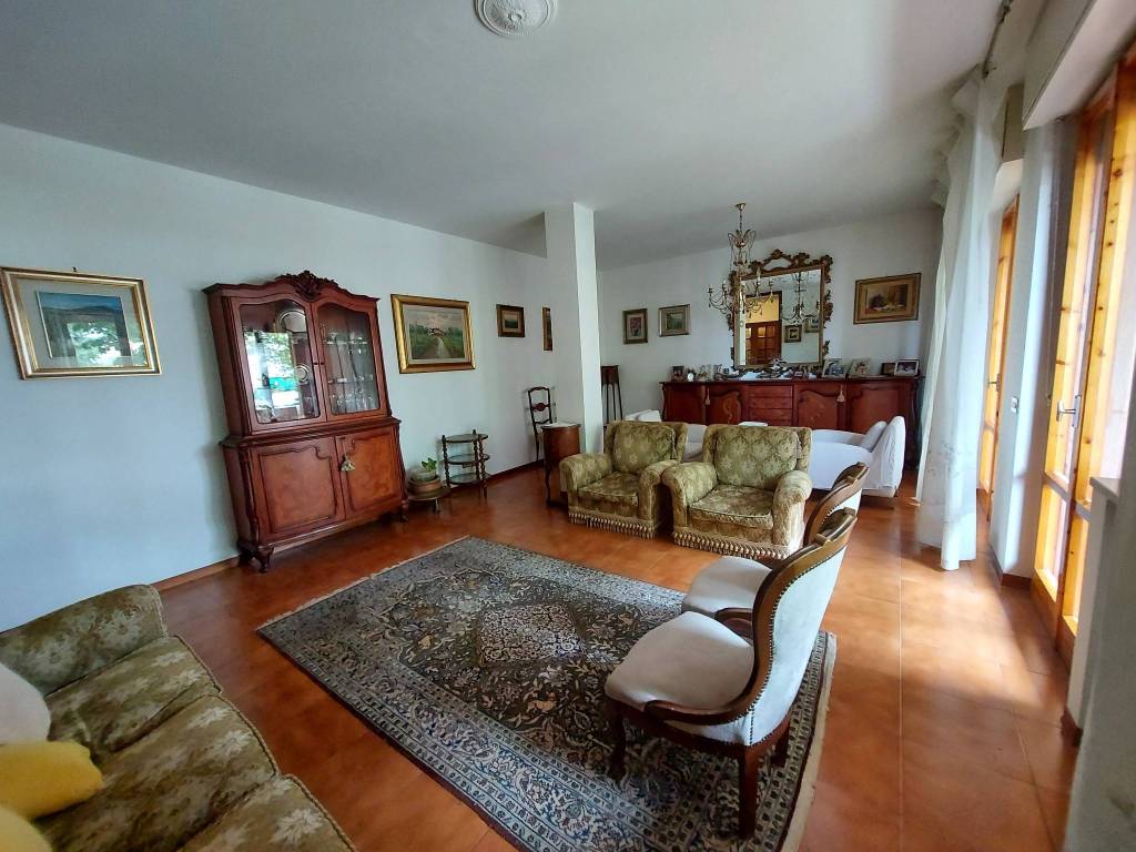 Appartamento in vendita a Pesaro, 5 locali, prezzo € 260.000 | PortaleAgenzieImmobiliari.it