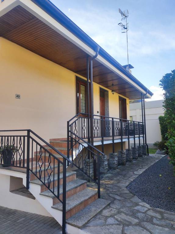 Villa in vendita a Mergozzo, 3 locali, prezzo € 340.000 | PortaleAgenzieImmobiliari.it