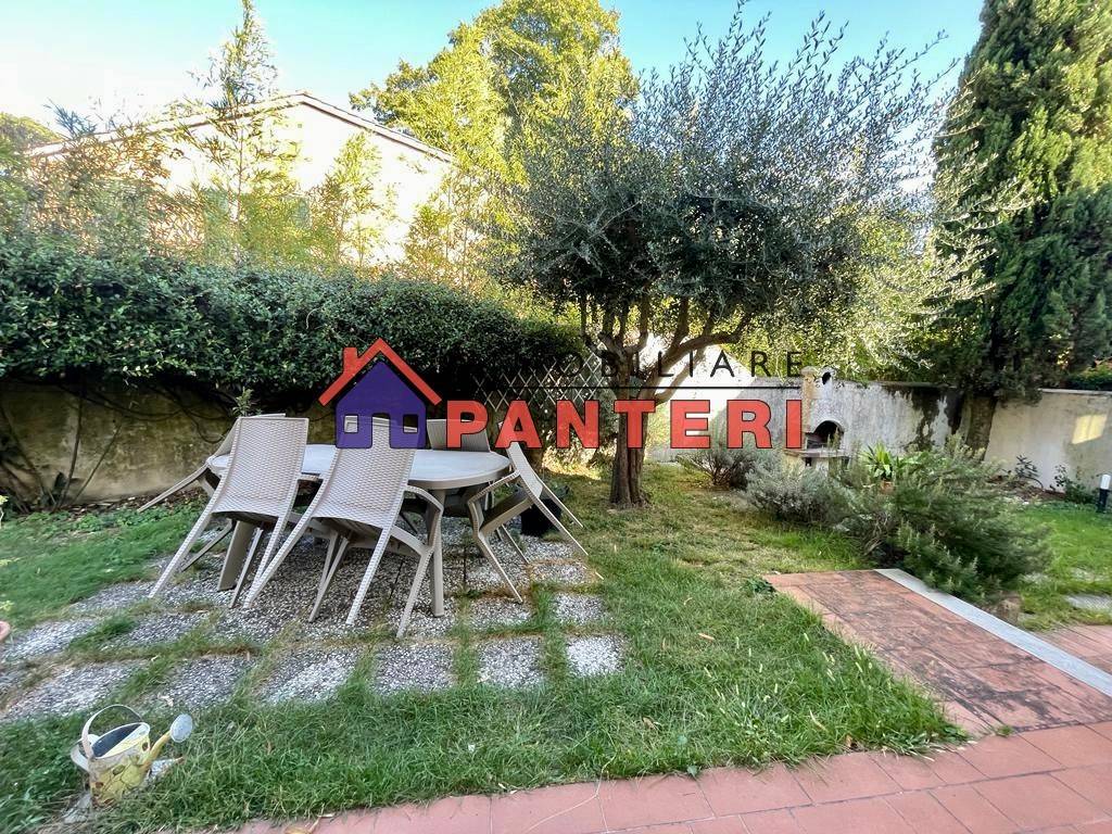 Villa in vendita a Pescia, 5 locali, prezzo € 297.000 | PortaleAgenzieImmobiliari.it