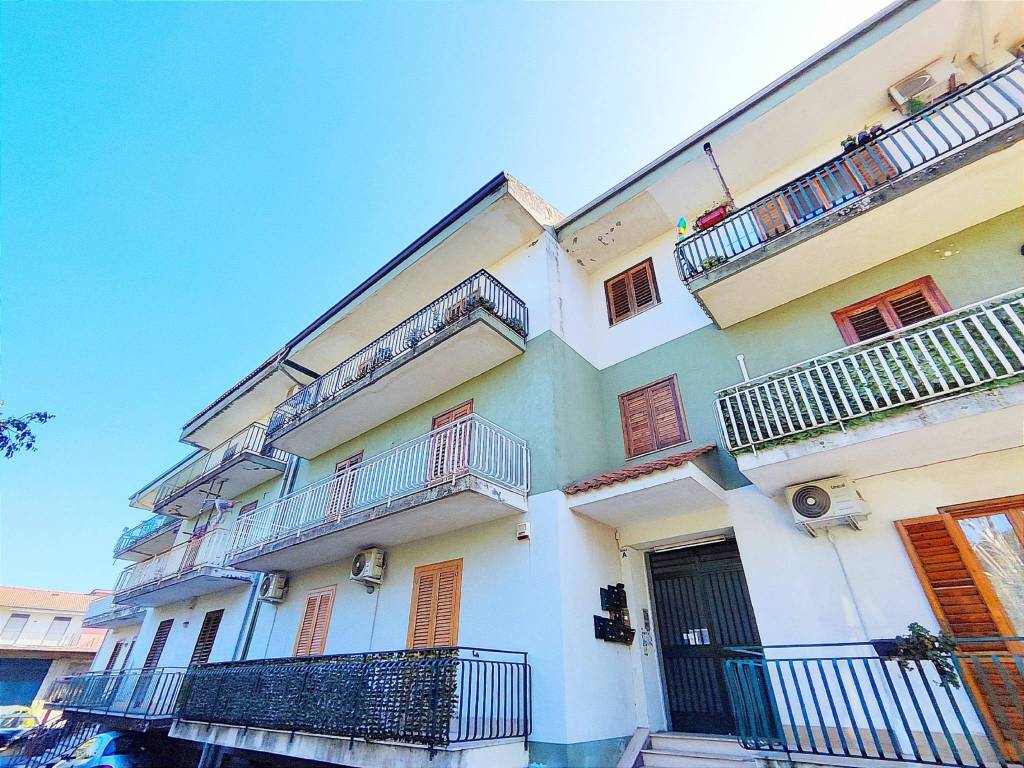 Appartamento in vendita a Aci Sant'Antonio, 4 locali, prezzo € 87.000 | PortaleAgenzieImmobiliari.it