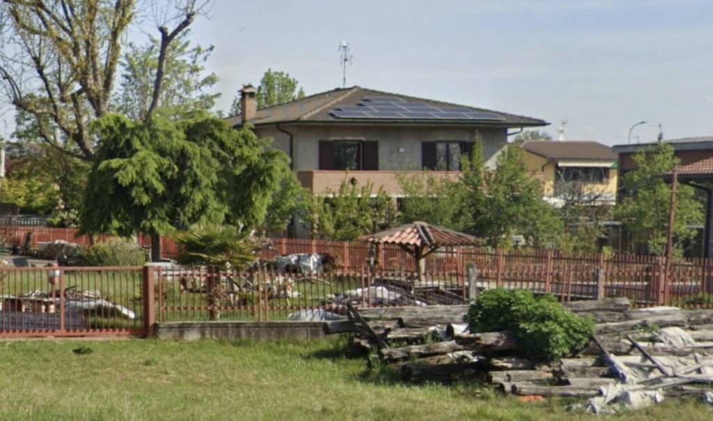 Villa in vendita a Arzago d'Adda, 10 locali, prezzo € 249.000 | PortaleAgenzieImmobiliari.it
