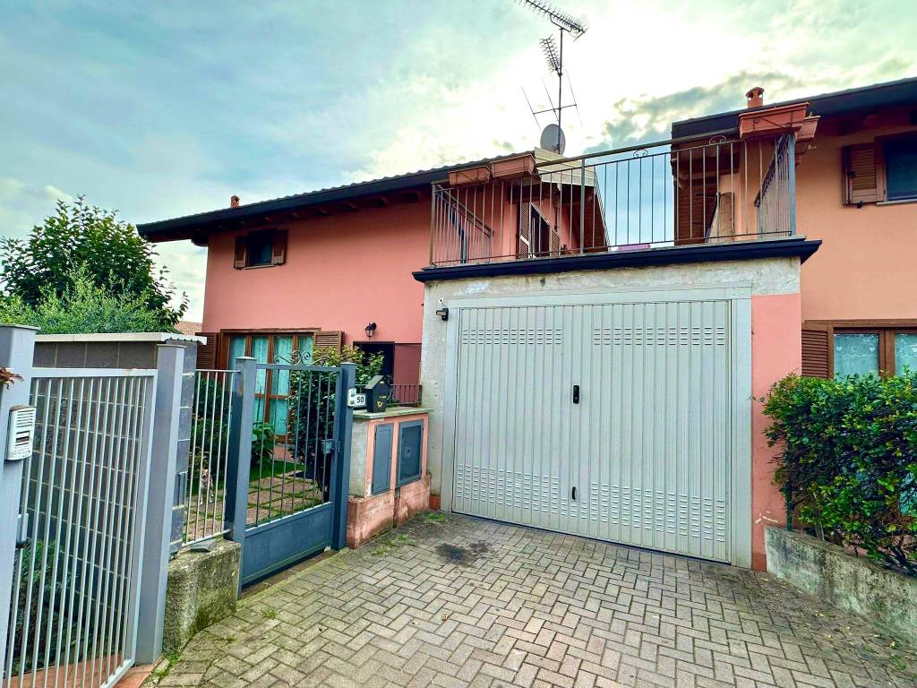 Villa a Schiera in vendita a Borgo Ticino, 4 locali, prezzo € 190.000 | PortaleAgenzieImmobiliari.it
