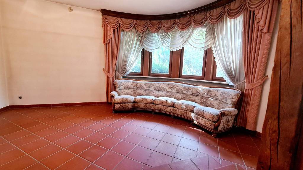 Villa in vendita a Egna, 6 locali, prezzo € 850.000 | PortaleAgenzieImmobiliari.it
