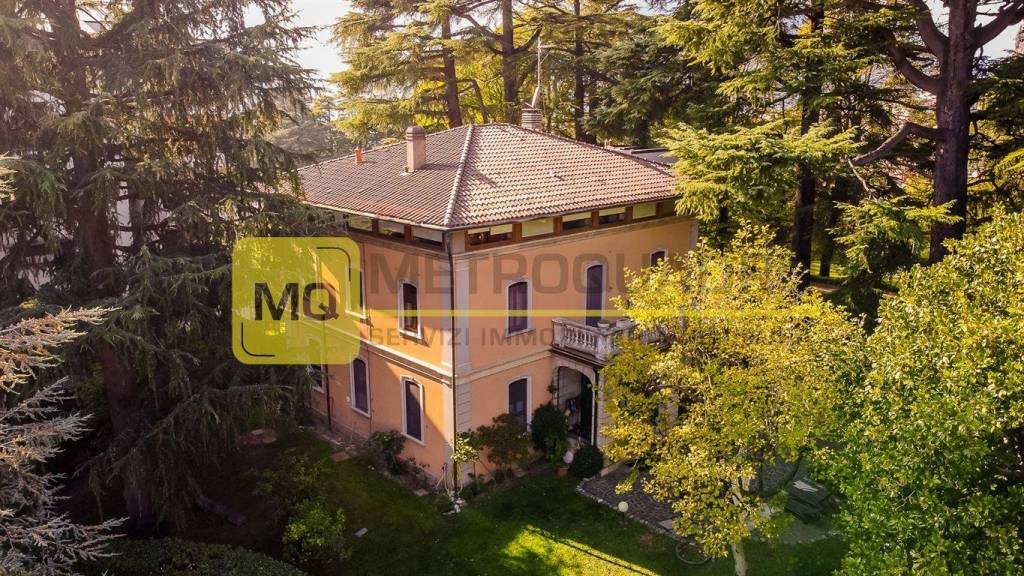 Villa in vendita a Lecco, 15 locali, prezzo € 1.500.000 | PortaleAgenzieImmobiliari.it