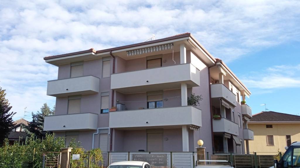 Appartamento in vendita a Borgomanero, 3 locali, prezzo € 145.000 | PortaleAgenzieImmobiliari.it