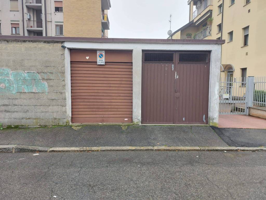Box / Garage in Vendita a Pioltello