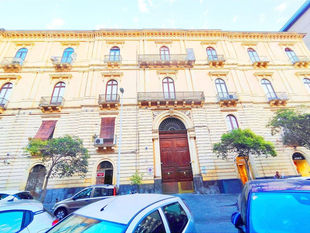 Appartamento in vendita a Catania, 7 locali, prezzo € 490.000 | PortaleAgenzieImmobiliari.it