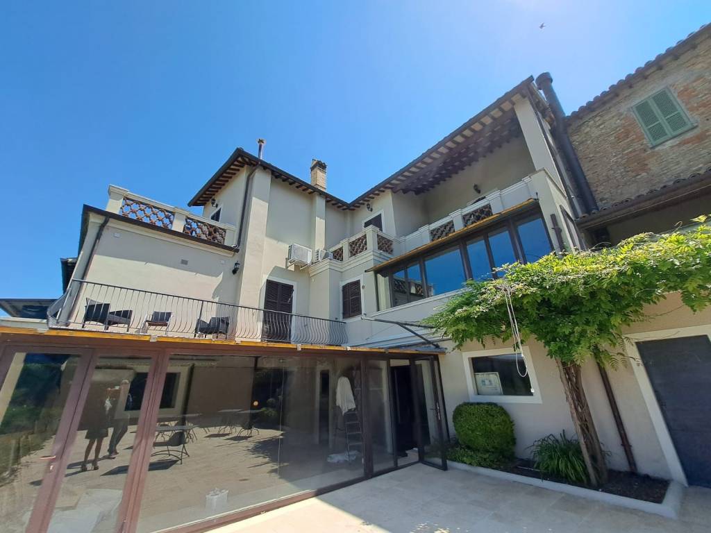 Villa in vendita a Montefalco, 18 locali, Trattative riservate | PortaleAgenzieImmobiliari.it