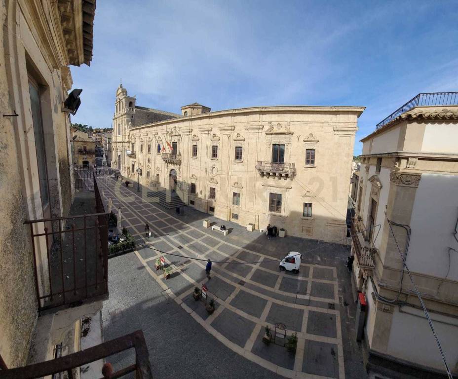 Quadrilocale in vendita a Militello in Val di Catania