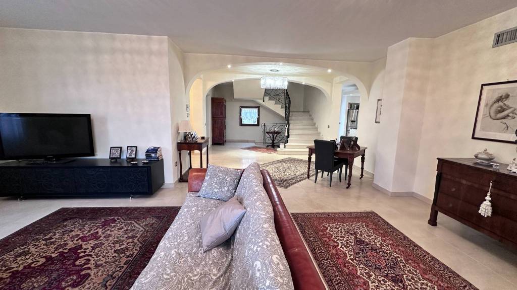 Villa in vendita a Rimini, 6 locali, prezzo € 730.000 | PortaleAgenzieImmobiliari.it