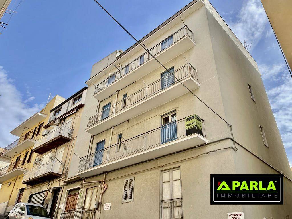 Appartamento in vendita a Canicattì, 5 locali, prezzo € 72.000 | PortaleAgenzieImmobiliari.it