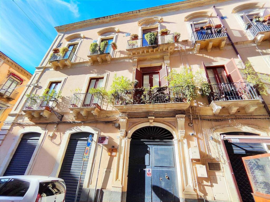 Appartamento in vendita a Catania, 6 locali, prezzo € 530.000 | PortaleAgenzieImmobiliari.it