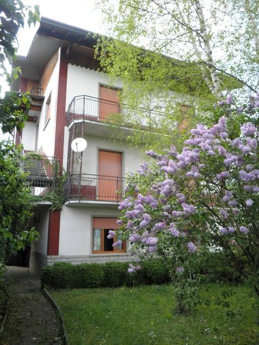 Villa in vendita a Rota d'Imagna, 16 locali, prezzo € 159.000 | PortaleAgenzieImmobiliari.it