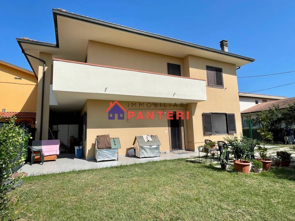 Villa in vendita a Altopascio, 6 locali, prezzo € 430.000 | PortaleAgenzieImmobiliari.it