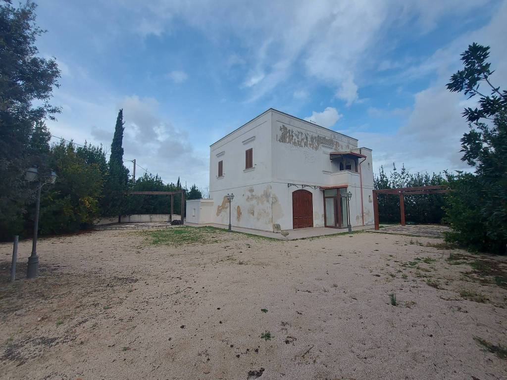 Villa in vendita a Taranto, 5 locali, prezzo € 198.000 | PortaleAgenzieImmobiliari.it