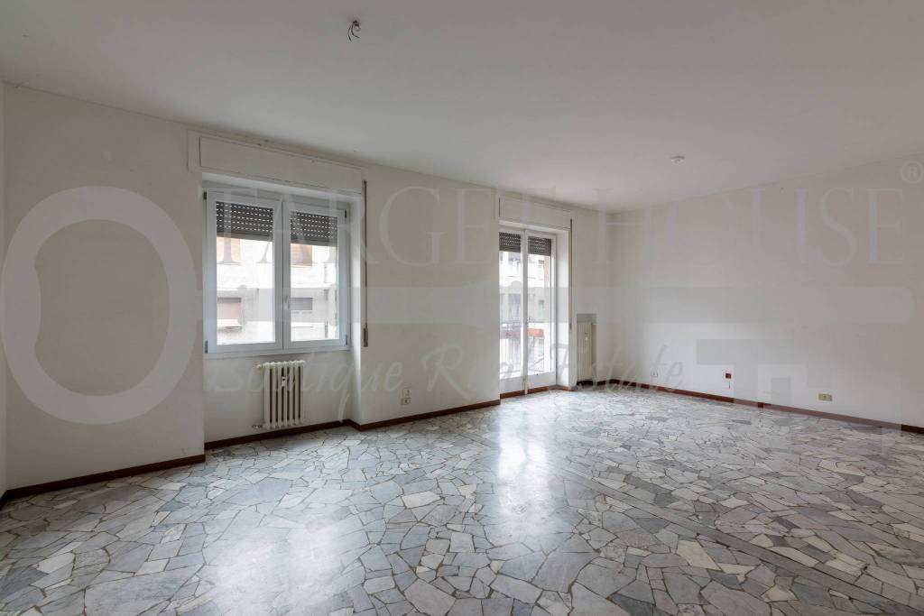 Appartamento in vendita a Como, 5 locali, prezzo € 400.000 | PortaleAgenzieImmobiliari.it