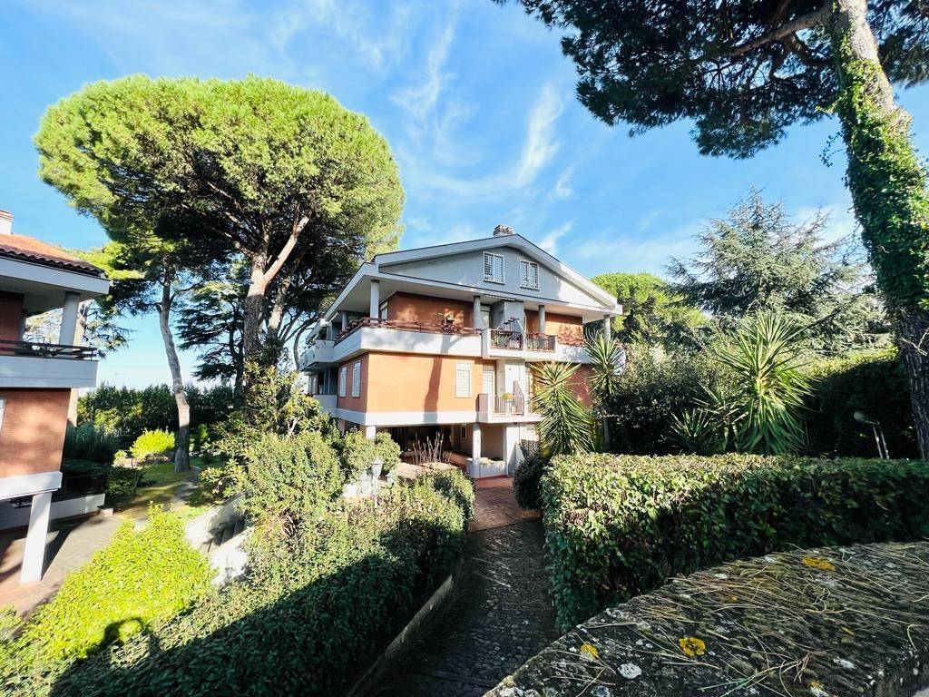 Appartamento in vendita a Marino, 4 locali, prezzo € 290.000 | PortaleAgenzieImmobiliari.it