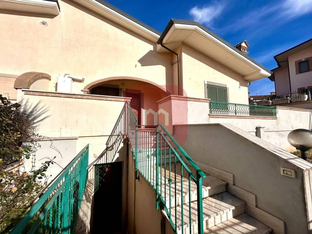 Villa in vendita a Fonte Nuova, 6 locali, prezzo € 250.000 | PortaleAgenzieImmobiliari.it