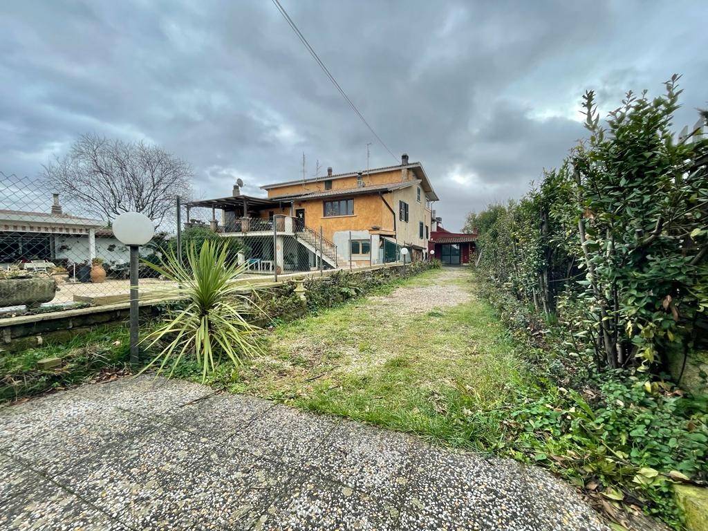 Villa in vendita a Palestrina, 4 locali, prezzo € 165.000 | PortaleAgenzieImmobiliari.it