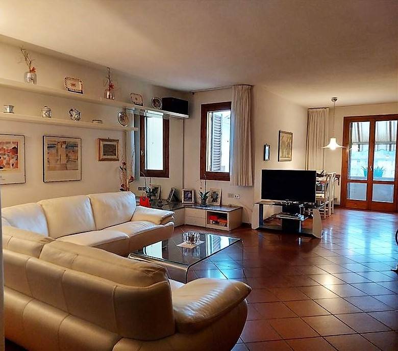 Villa a Schiera in vendita a Carmignano, 6 locali, prezzo € 450.000 | PortaleAgenzieImmobiliari.it